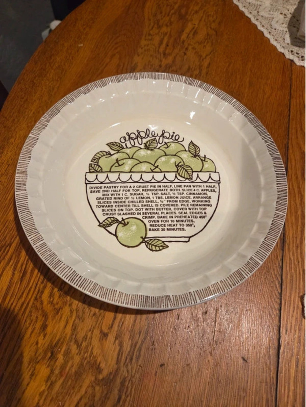 Vintage 1983 "Country Harvest" Apple Pie